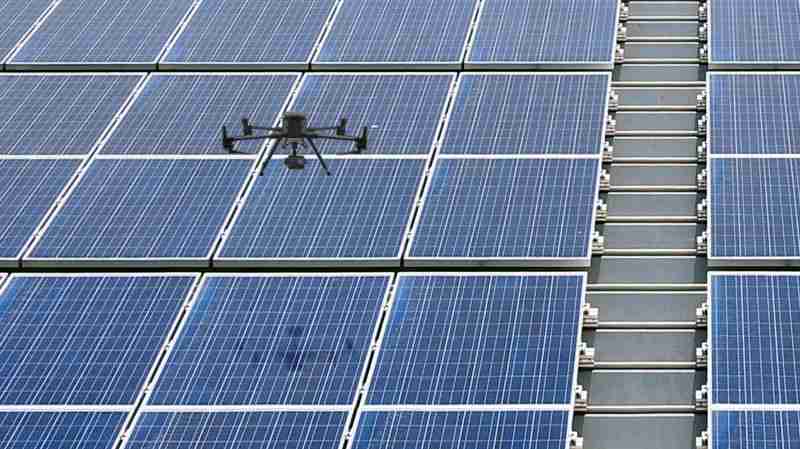 PA直营以无人机搭配IR Sensor热显像技术进行全方面模块健检，，，，有效降低人力成本并提升发电量